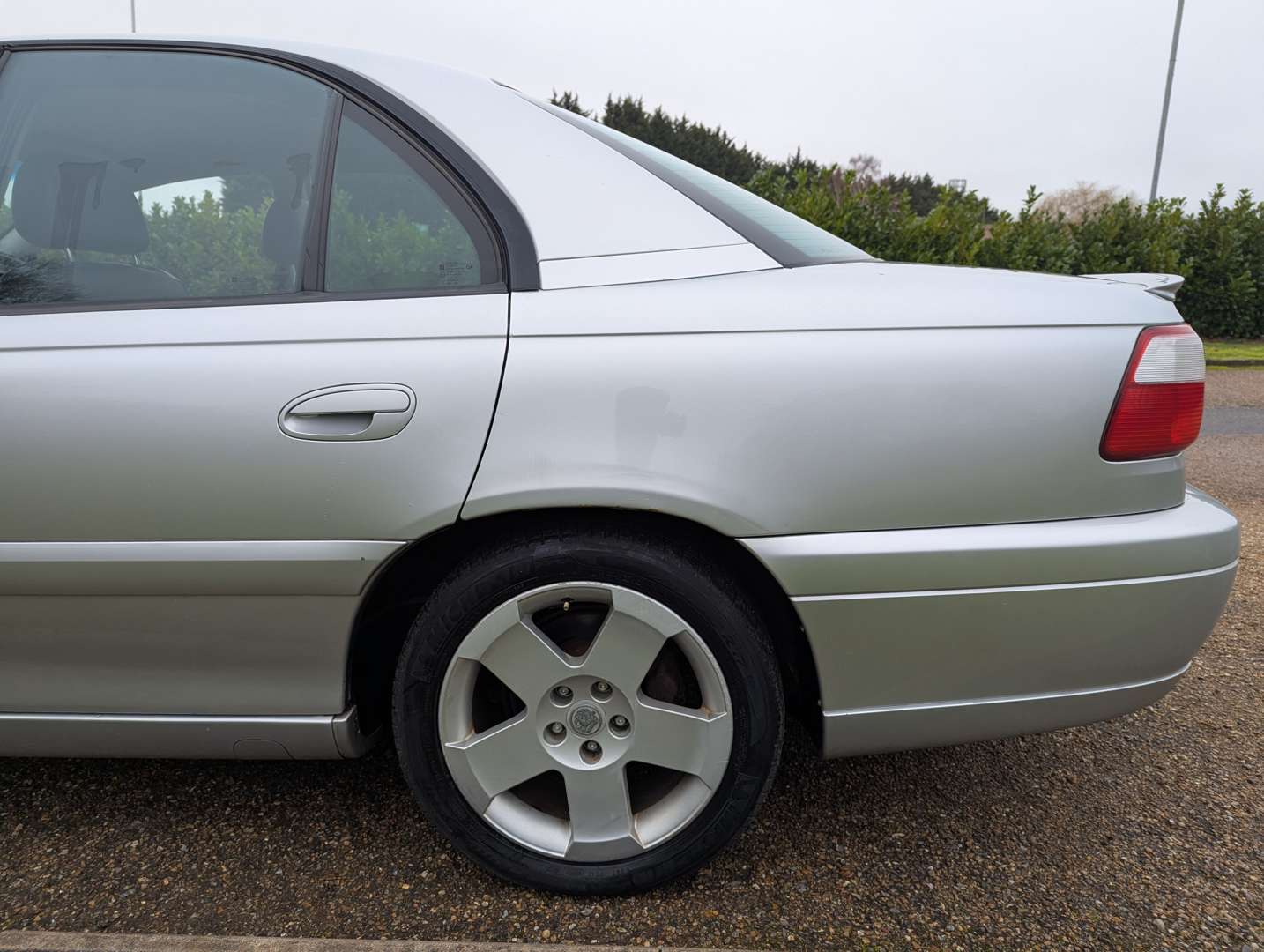 <p>2000 VAUXHALL OMEGA MV6 AUTO</p>