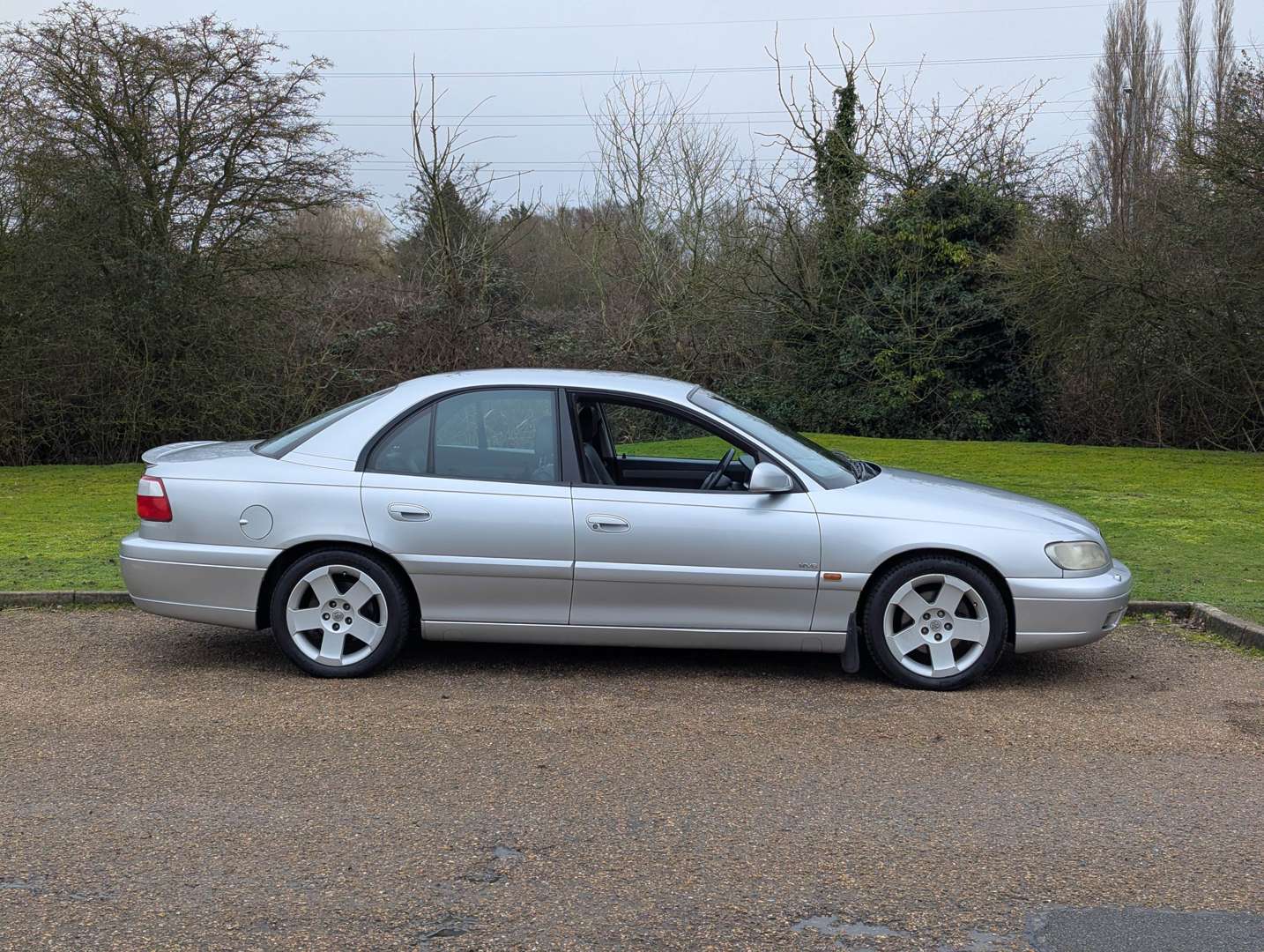 <p>2000 VAUXHALL OMEGA MV6 AUTO</p>