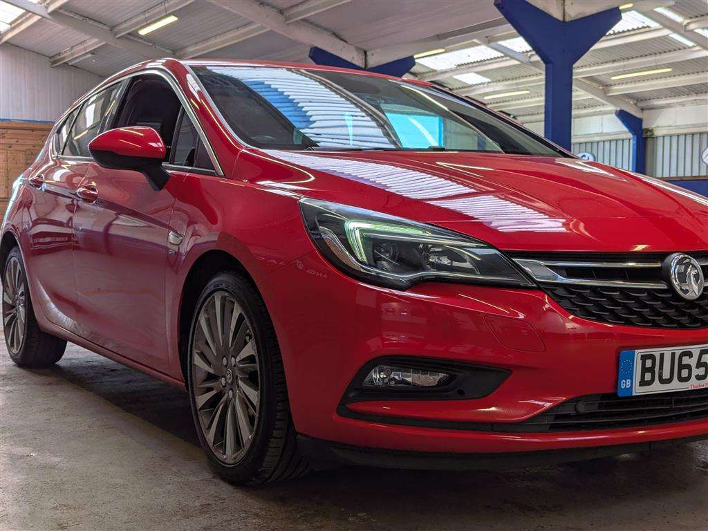 <p>2015 VAUXHALL ASTRA SRI NAV CDTI S/S</p>