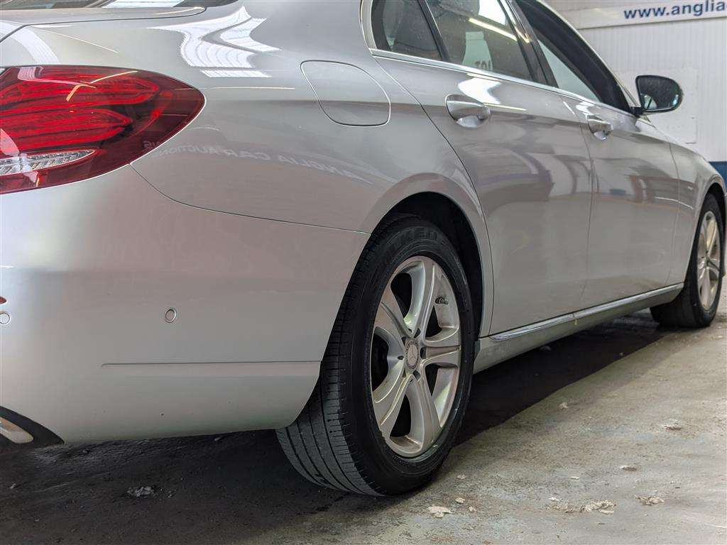 <p>2016 MERCEDES-BENZ E 220 D SE AUTO</p>