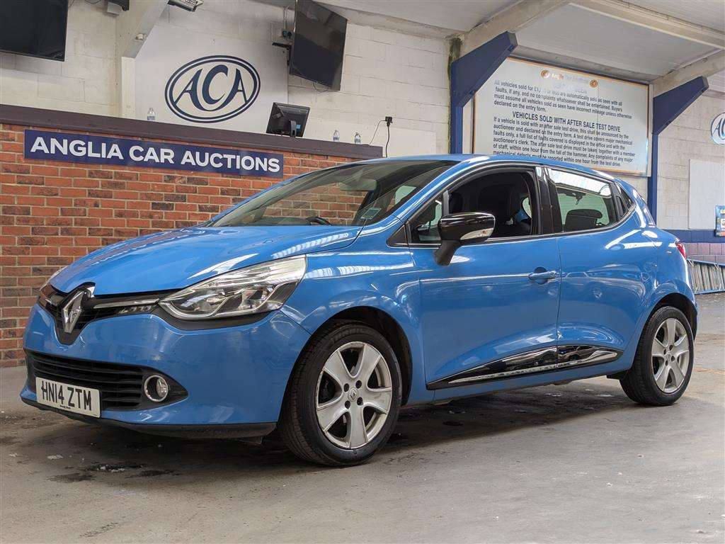 <p>2014 RENAULT CLIO DYNAMIQUE MEDIANAV</p>