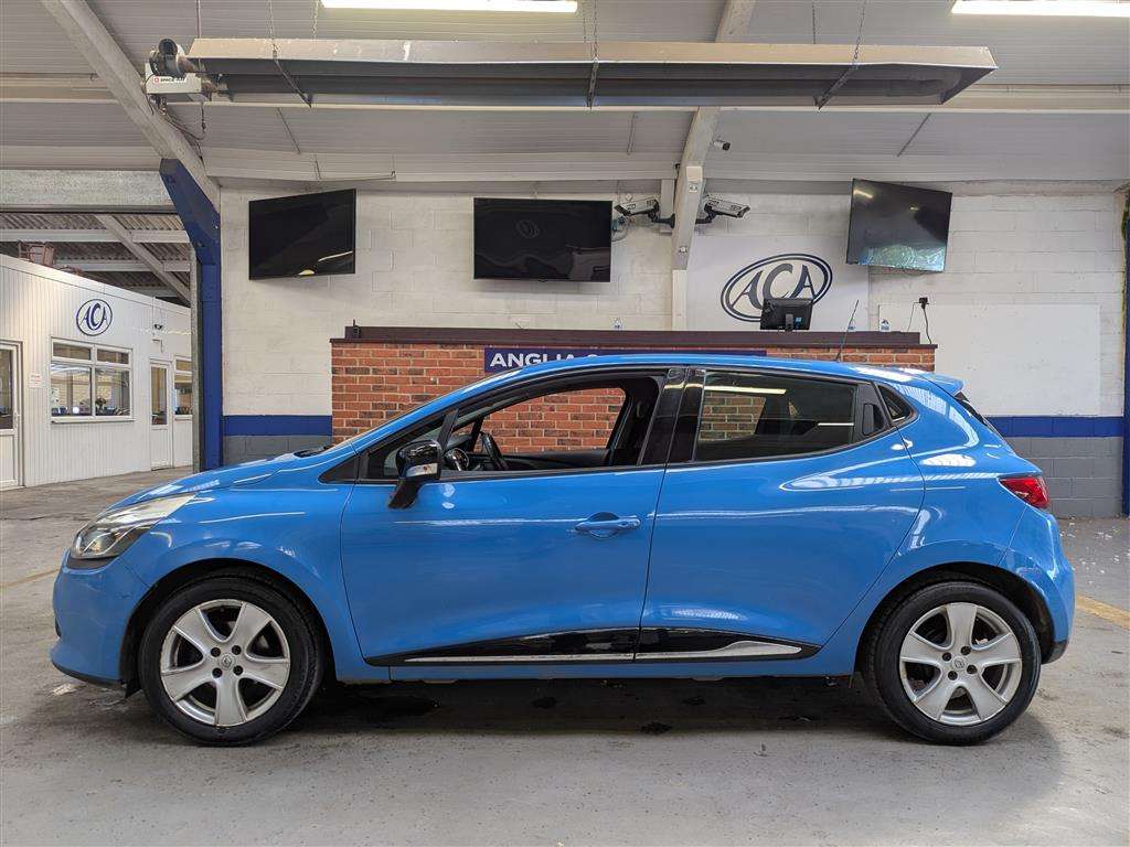 <p>2014 RENAULT CLIO DYNAMIQUE MEDIANAV</p>