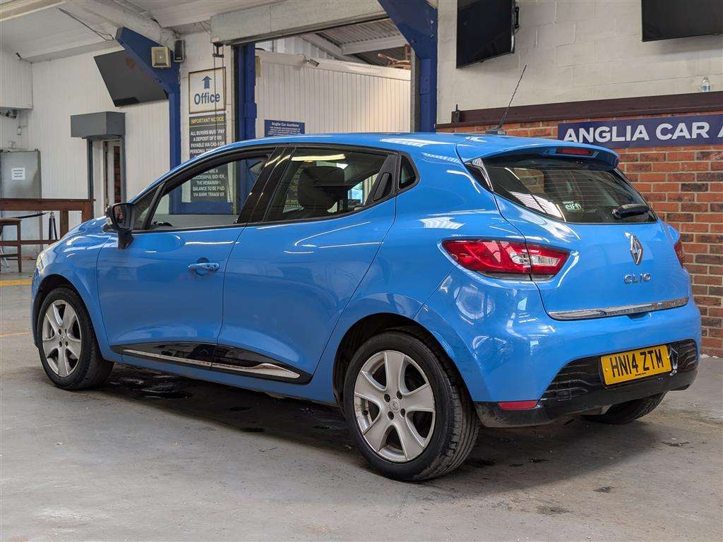 <p>2014 RENAULT CLIO DYNAMIQUE MEDIANAV</p>