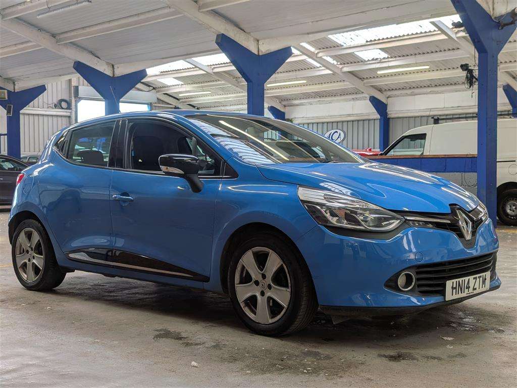<p>2014 RENAULT CLIO DYNAMIQUE MEDIANAV</p>