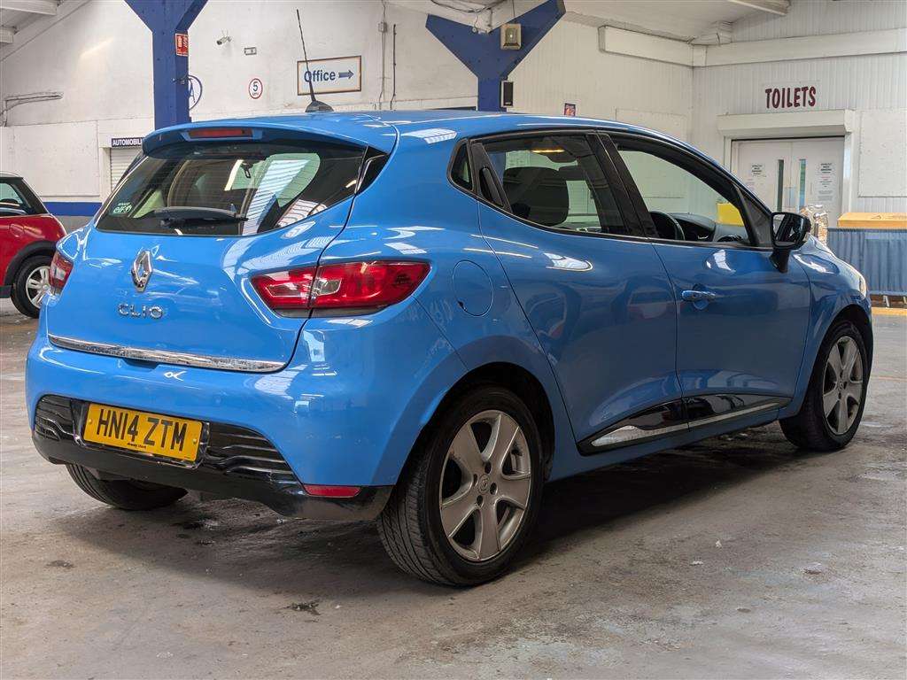 <p>2014 RENAULT CLIO DYNAMIQUE MEDIANAV</p>