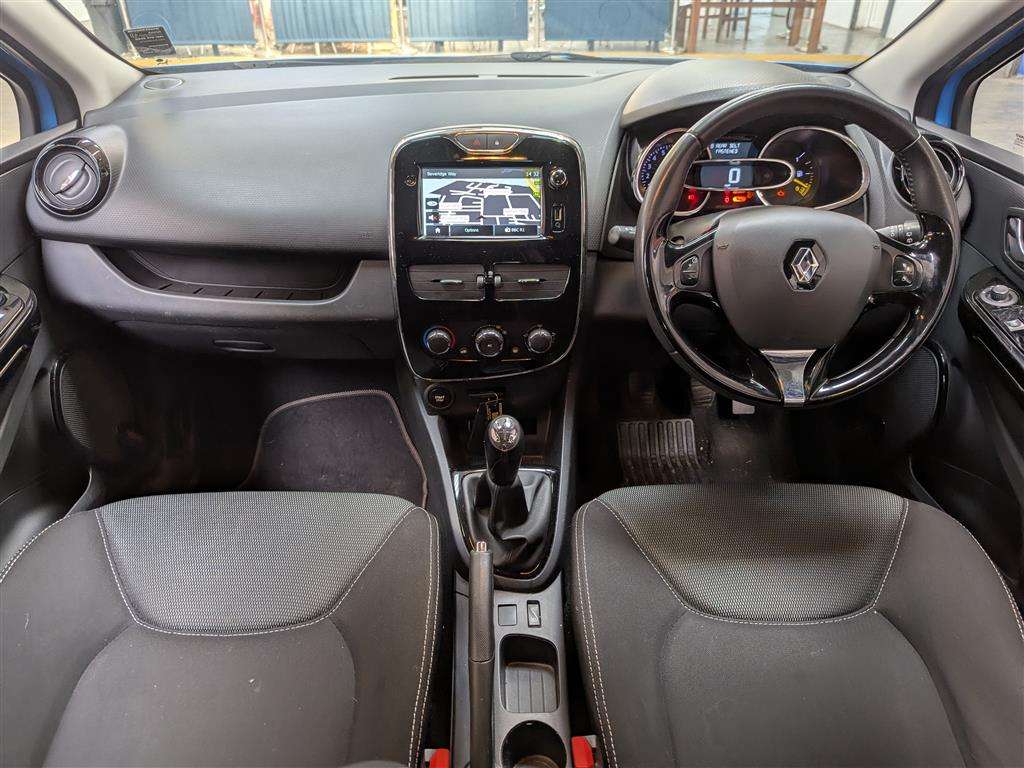 <p>2014 RENAULT CLIO DYNAMIQUE MEDIANAV</p>