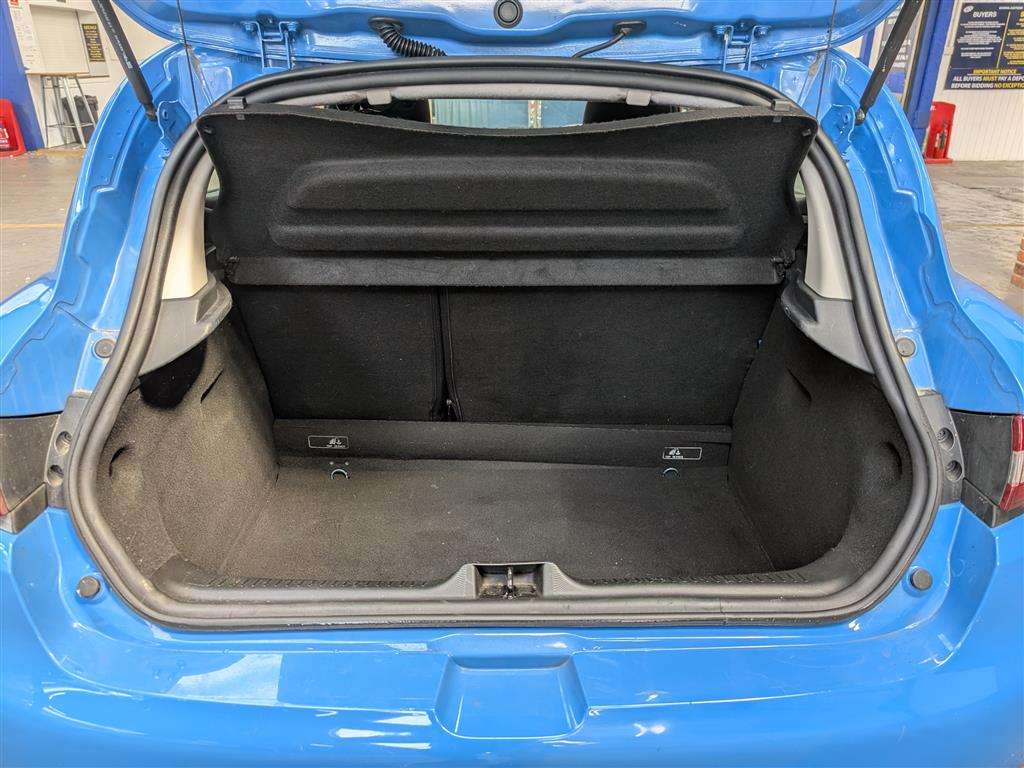 <p>2014 RENAULT CLIO DYNAMIQUE MEDIANAV</p>