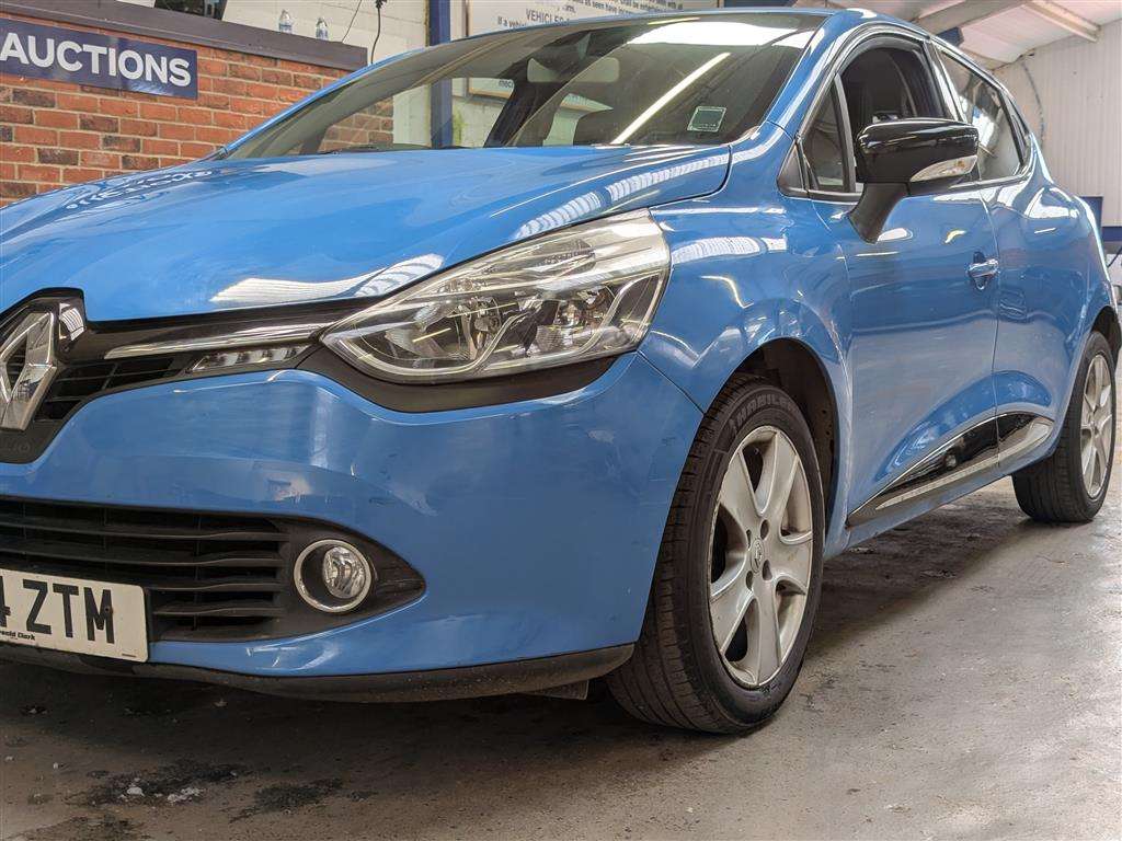 <p>2014 RENAULT CLIO DYNAMIQUE MEDIANAV</p>
