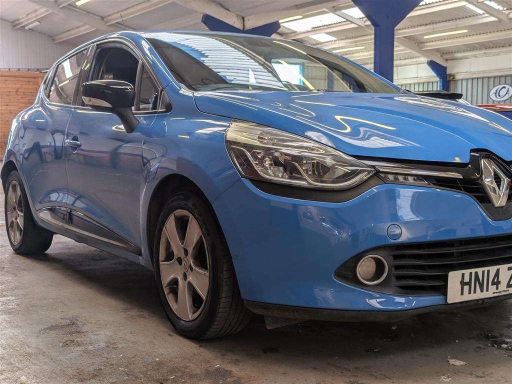 <p>2014 RENAULT CLIO DYNAMIQUE MEDIANAV</p>