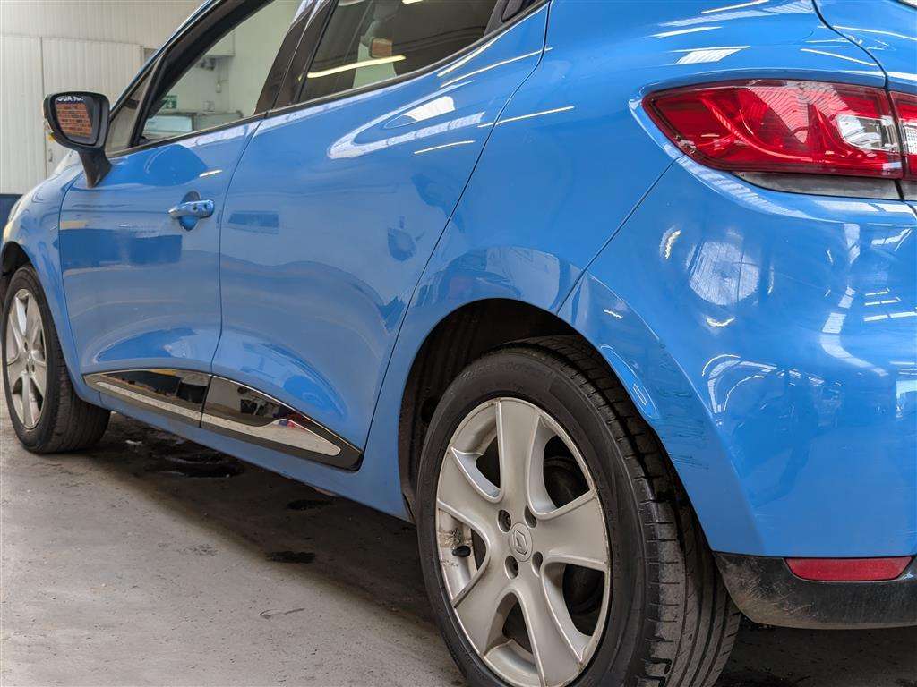 <p>2014 RENAULT CLIO DYNAMIQUE MEDIANAV</p>