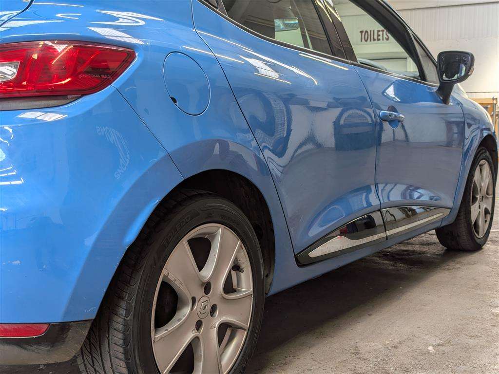 <p>2014 RENAULT CLIO DYNAMIQUE MEDIANAV</p>
