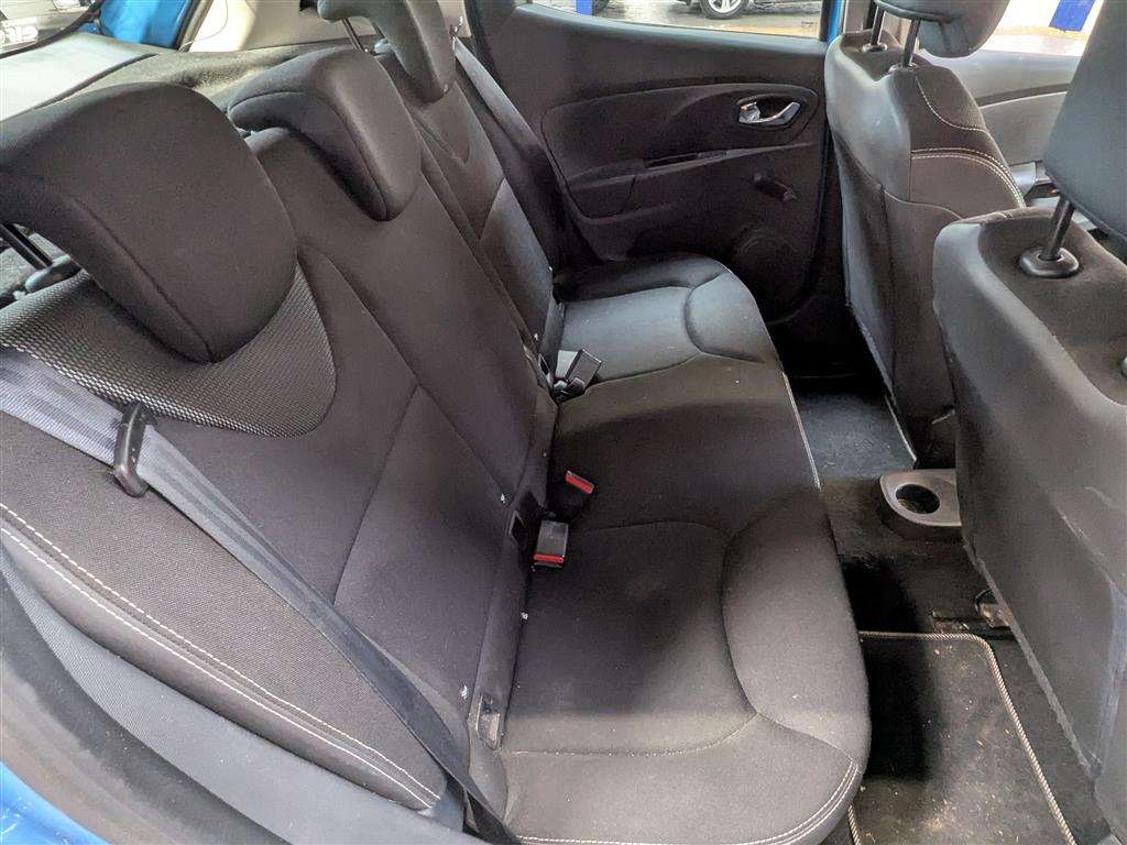 <p>2014 RENAULT CLIO DYNAMIQUE MEDIANAV</p>