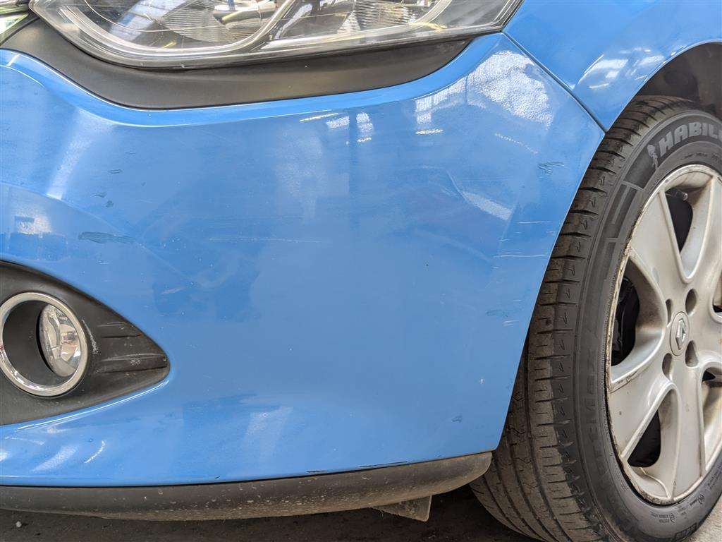 <p>2014 RENAULT CLIO DYNAMIQUE MEDIANAV</p>