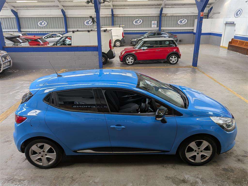 <p>2014 RENAULT CLIO DYNAMIQUE MEDIANAV</p>