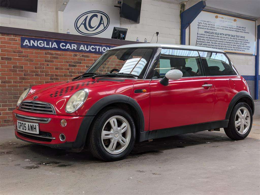 <p>2005 MINI MINI ONE</p>