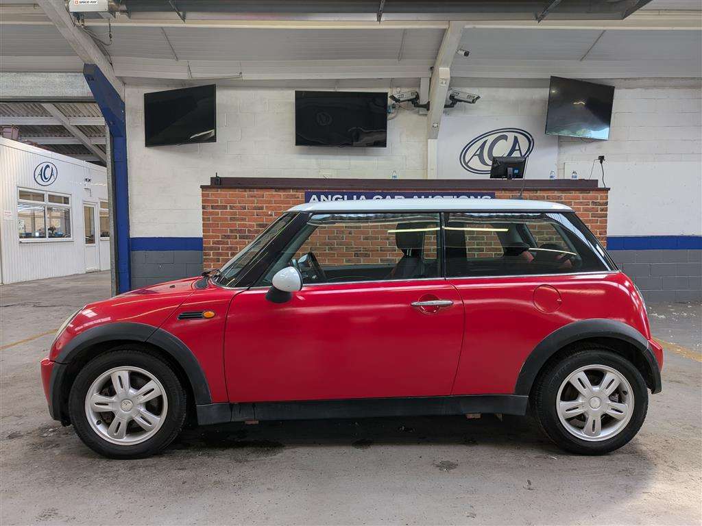 <p>2005 MINI MINI ONE</p>