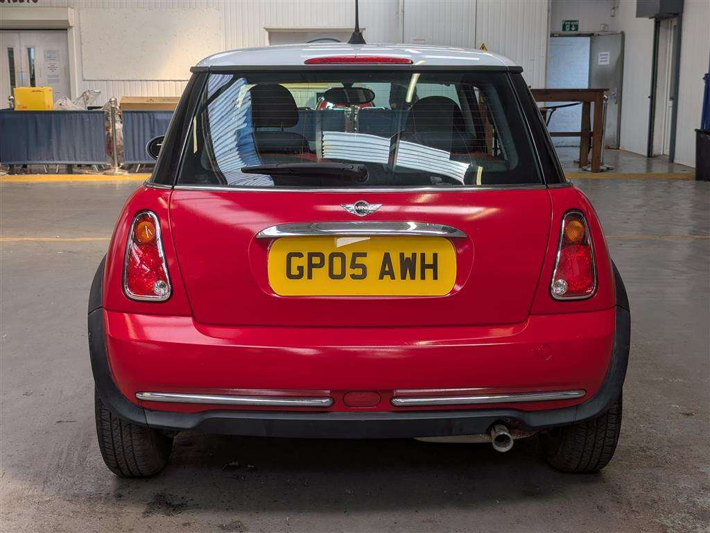 <p>2005 MINI MINI ONE</p>