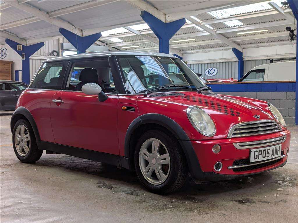 <p>2005 MINI MINI ONE</p>