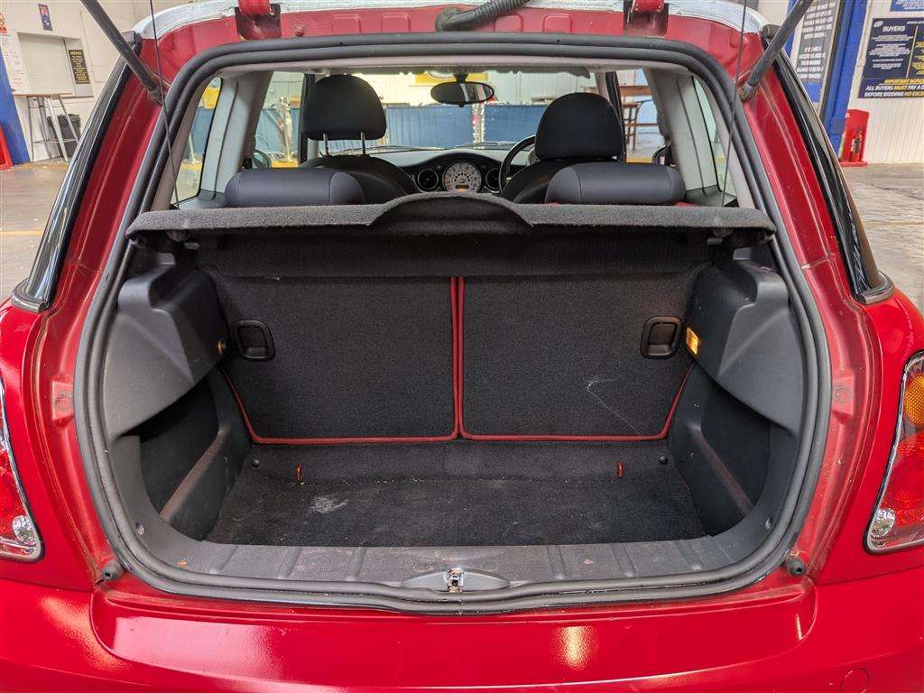 <p>2005 MINI MINI ONE</p>