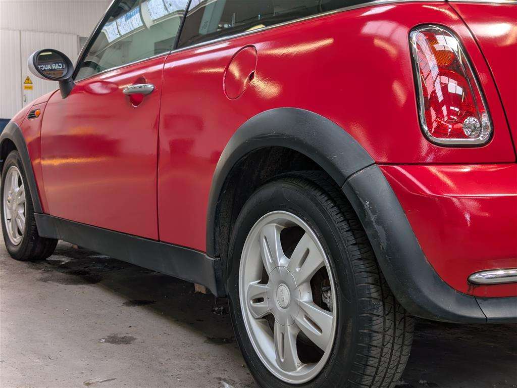 <p>2005 MINI MINI ONE</p>