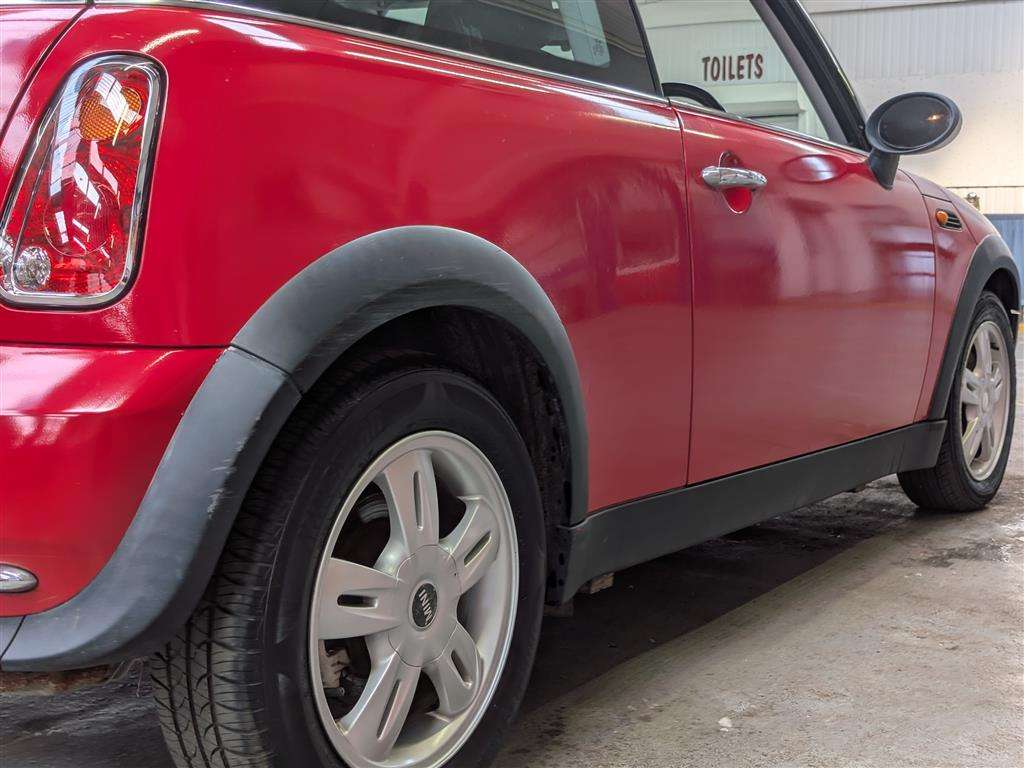 <p>2005 MINI MINI ONE</p>