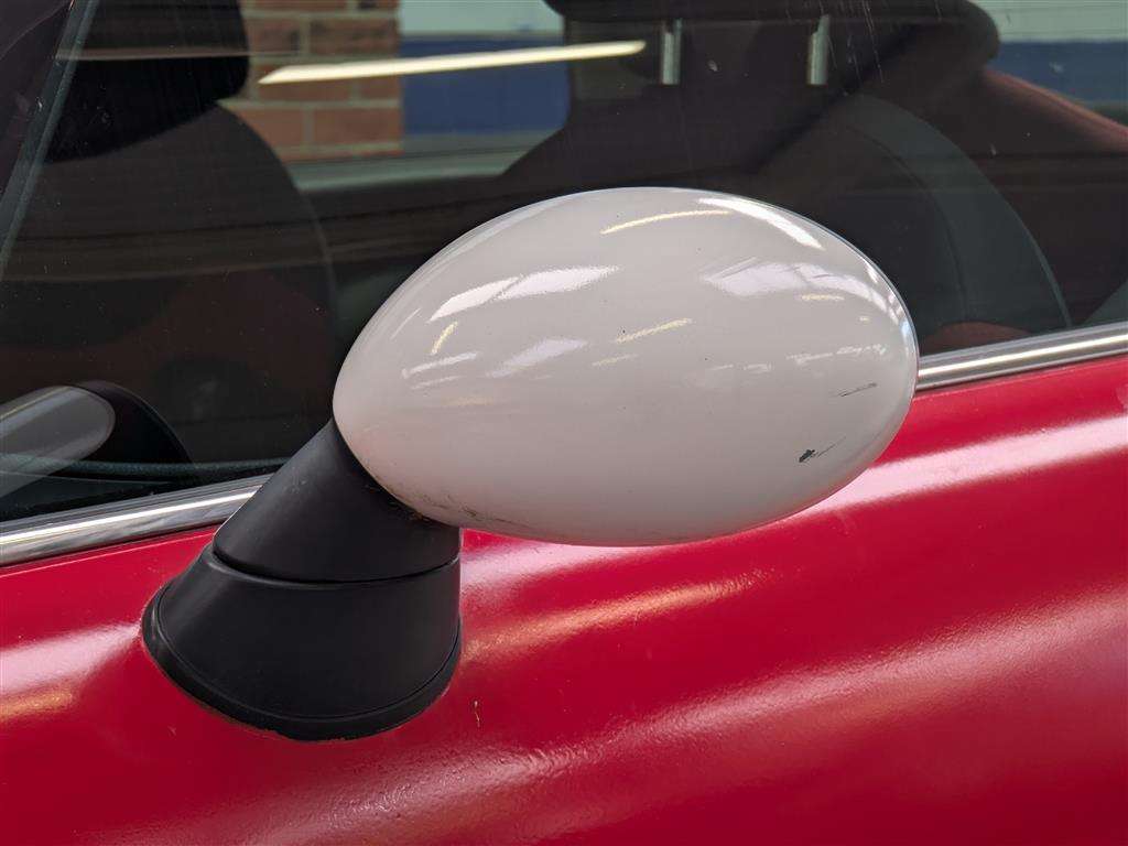 <p>2005 MINI MINI ONE</p>