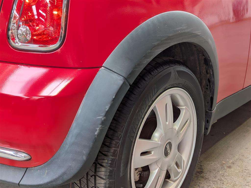 <p>2005 MINI MINI ONE</p>