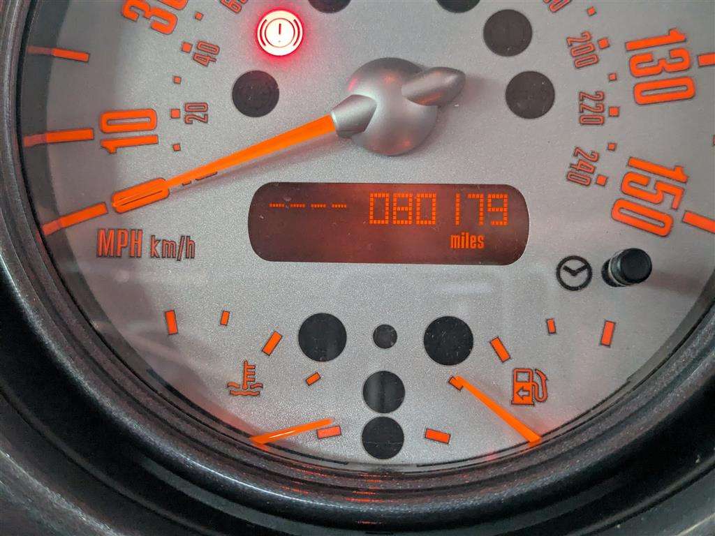 <p>2005 MINI MINI ONE</p>