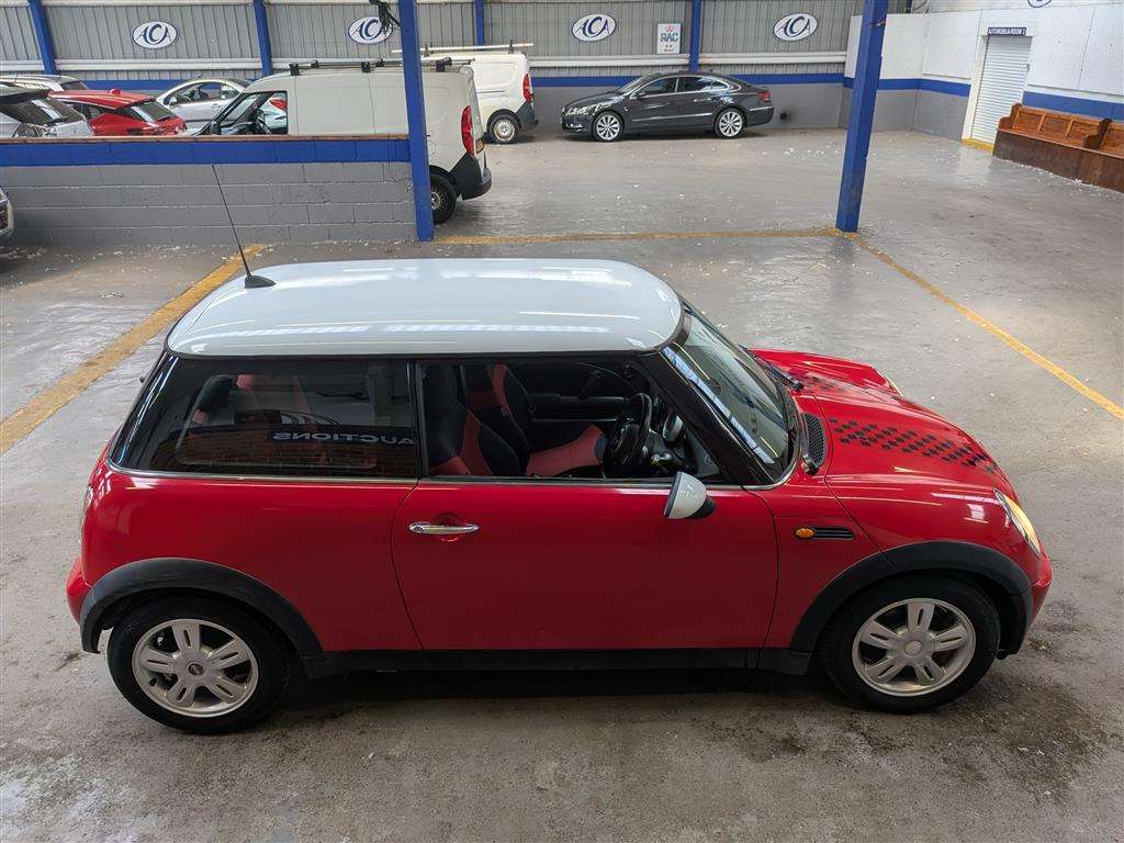 <p>2005 MINI MINI ONE</p>