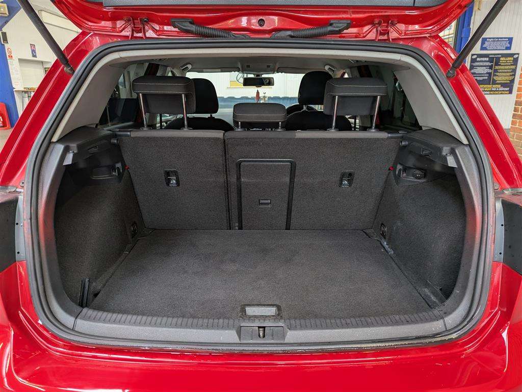 <p>2015 VOLKSWAGEN GOLF MATCH TDI BMT</p>