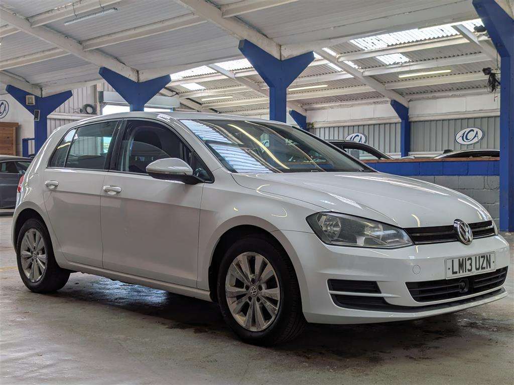 <p>2013 VOLKSWAGEN GOLF SE BLUEMOTION TECH T</p>