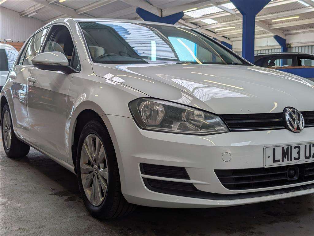 <p>2013 VOLKSWAGEN GOLF SE BLUEMOTION TECH T</p>