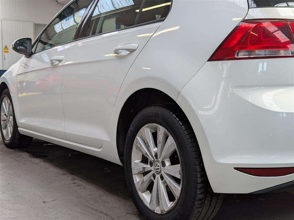 <p>2013 VOLKSWAGEN GOLF SE BLUEMOTION TECH T</p>