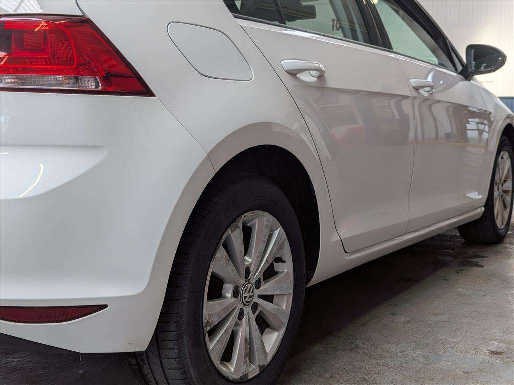 <p>2013 VOLKSWAGEN GOLF SE BLUEMOTION TECH T</p>