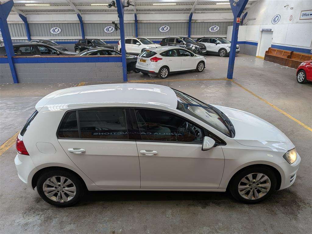 <p>2013 VOLKSWAGEN GOLF SE BLUEMOTION TECH T</p>