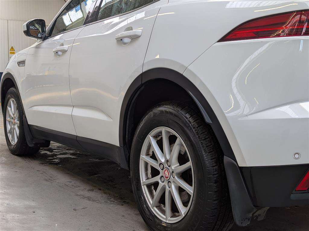 <p>2018 JAGUAR E-PACE D AWD AUTO</p>