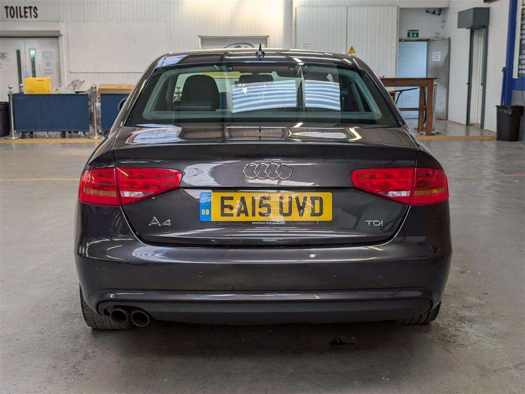 <p>2015 AUDI A4 SE TECHNIK TDI CVT</p>