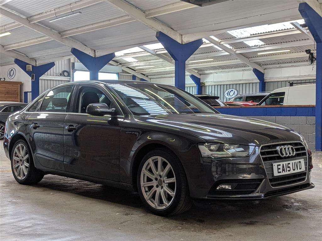 <p>2015 AUDI A4 SE TECHNIK TDI CVT</p>