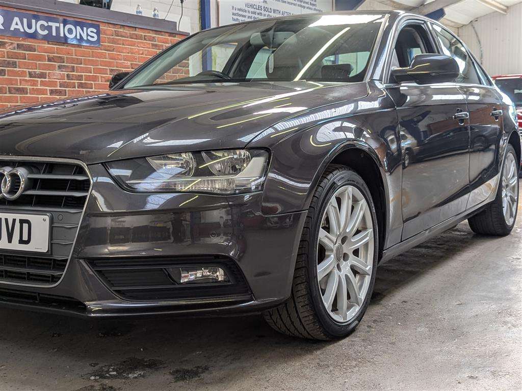 <p>2015 AUDI A4 SE TECHNIK TDI CVT</p>
