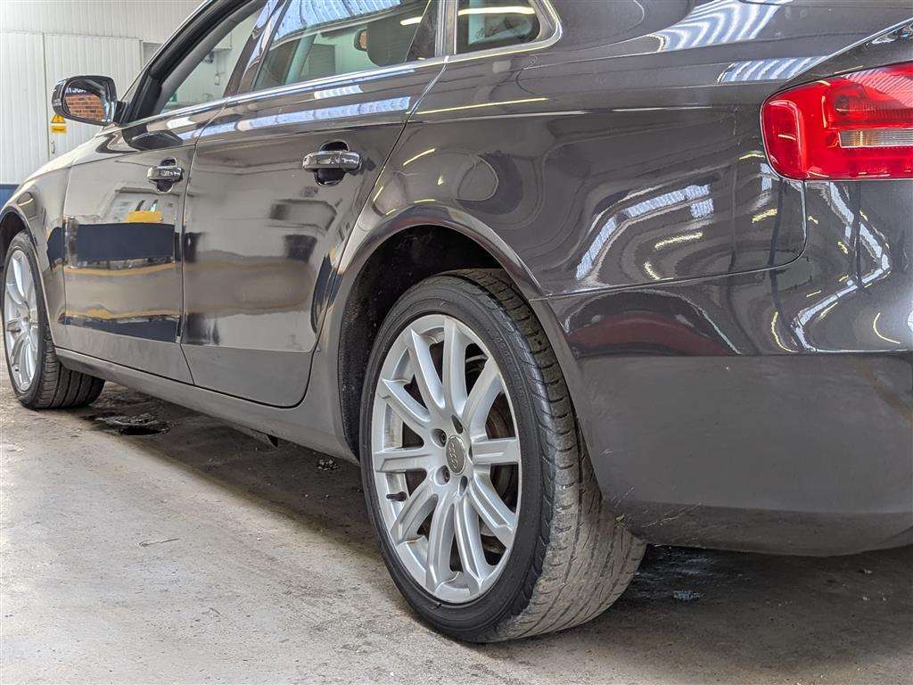 <p>2015 AUDI A4 SE TECHNIK TDI CVT</p>