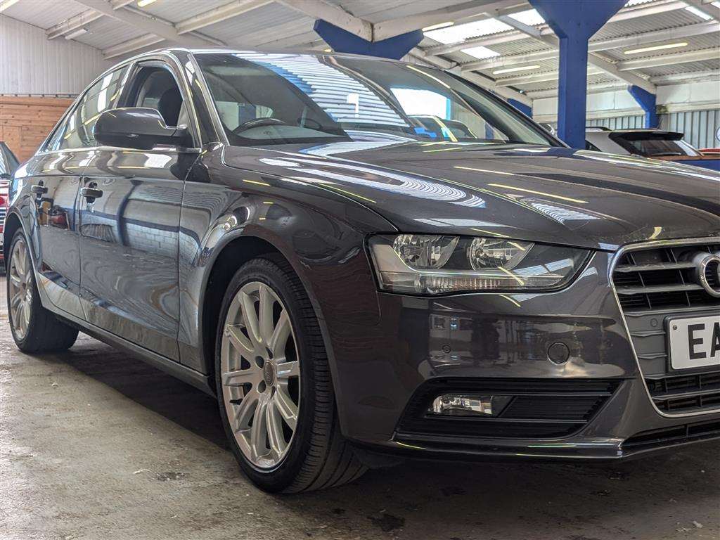 <p>2015 AUDI A4 SE TECHNIK TDI CVT</p>