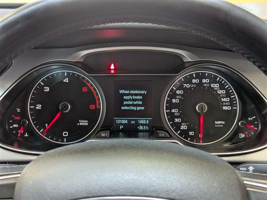 <p>2015 AUDI A4 SE TECHNIK TDI CVT</p>