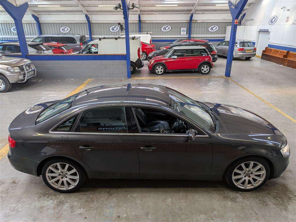 <p>2015 AUDI A4 SE TECHNIK TDI CVT</p>