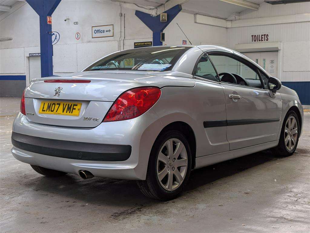 <p>2007 PEUGEOT 207 SPORT CC AUTO</p>