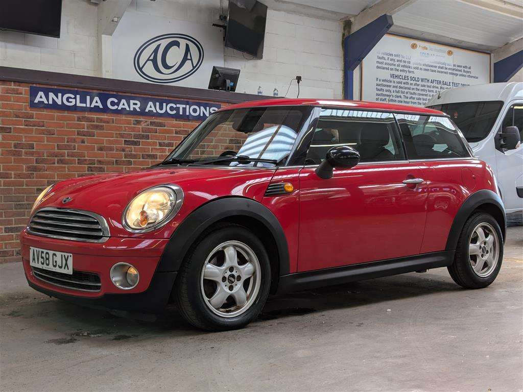 <p>2008 MINI ONE</p>