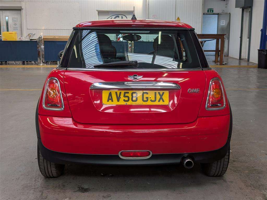 <p>2008 MINI ONE</p>