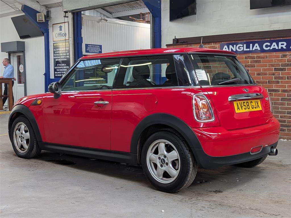 <p>2008 MINI ONE</p>