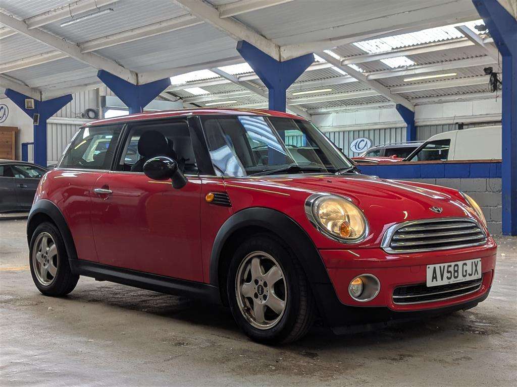 <p>2008 MINI ONE</p>