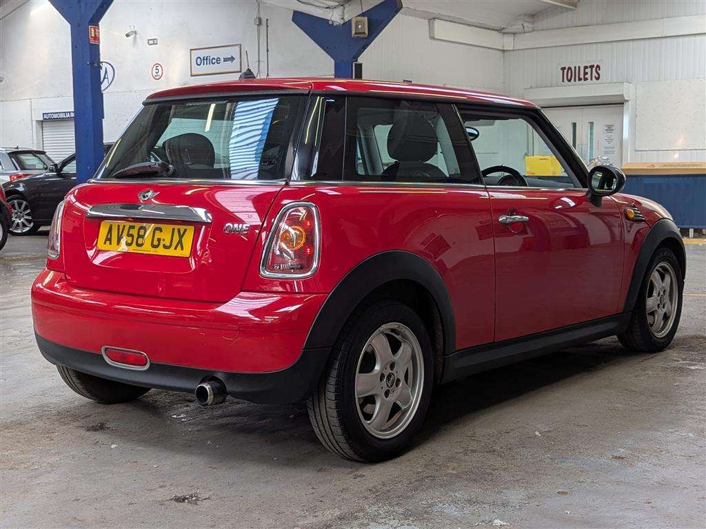 <p>2008 MINI ONE</p>