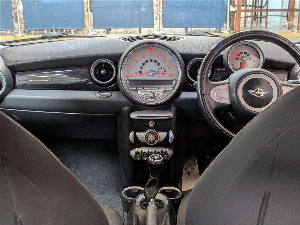 <p>2008 MINI ONE</p>
